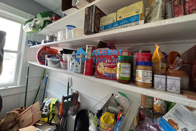 Pantry - Large 3 Bed Split in Cambridge!!