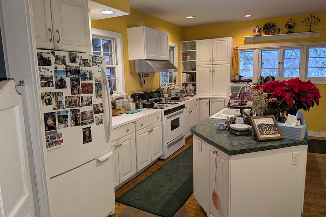 Kitchen - Great Gardening, Lovely Hosts