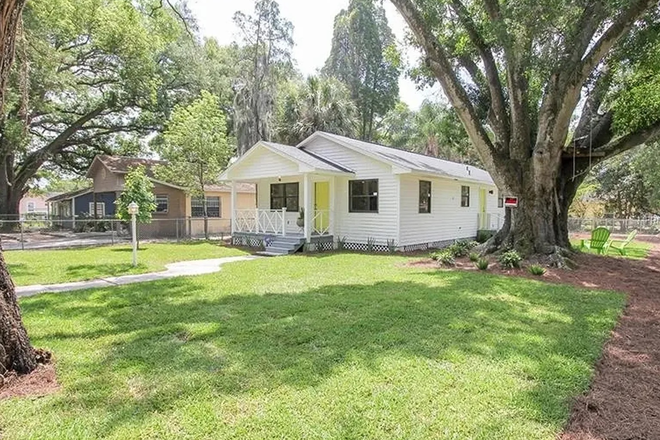 front yard - Private House