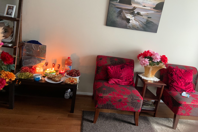 Living room. - Townhouse *FREE Utilities *Close to Campus, Intersection: Old Columbia Pike & Industrial Pkwy