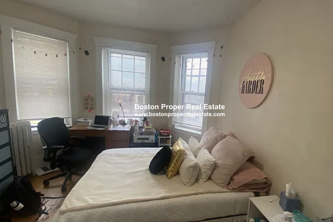 a - Spacious 3-bed in Fenway! Apartments