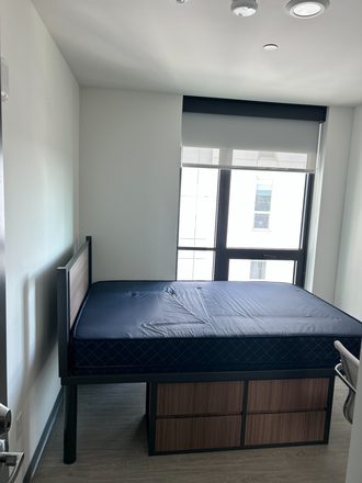 Standard bedroom. The deluxe bedroom is similar but more spacious as shown in the link to the property. - Lightview - Private Deluxe Bedroom (4 bedroom 2 bathroom Apartment)