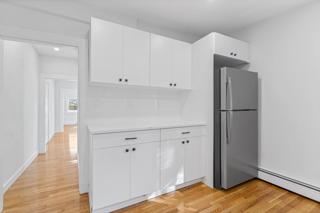 LIVING - UPDATED 2 BED WITH IN UNIT LAUNDRY! 9/1/25! Apartments