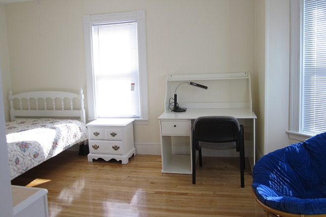 bedroom 1 - Looking for roommate in furnished 4Br/1Ba  cozy apt, near Orange T station, Somerville,  9/1/2026