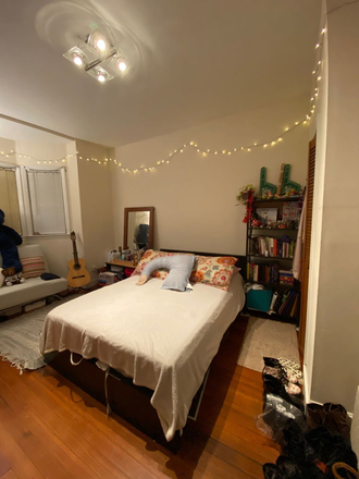 Bedroom - NO FEES, NICE LARGE SUNNY ROOM IN QUIET ZONE, SHORT WALK TO MIT, MGH, Kendall, EASY BIKE TO HARVARD