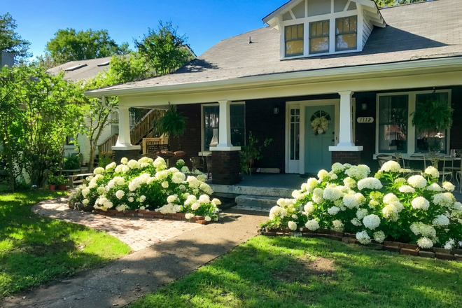 Front of house - Peaceful Garden Apartment, East Nash/5 points