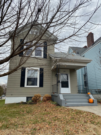 Exterior Front - 3BR VERY CLOSE TO CAMPUS House