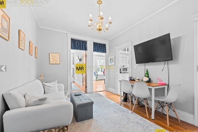 living room - Classy renovated unit on Boston's most fashionable street Condo