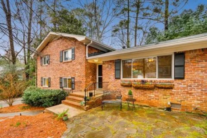 frontbof house - 613 Park Ln Split Level