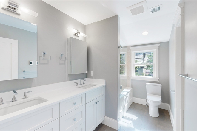 Bathroom - MASSIVE 4Bed / 3.5Bath in Brookline - Steps to Green Line