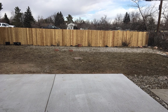 Backyard - Looking for 2 housemates to join 6 bed/3 bath house