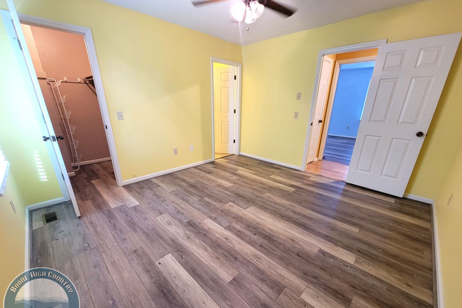 Photo - Charming 2BR/1.5BA Townhome Near the Greenway!