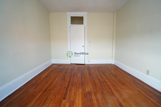 1 - SEPT 2026-Fantastic Allston 1 bed split, H/HW inc. No Fee