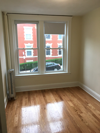 visit hubrealtyproperties.com - Fantastic 3 bedroom split with large bedrooms, walk to campus Apartments