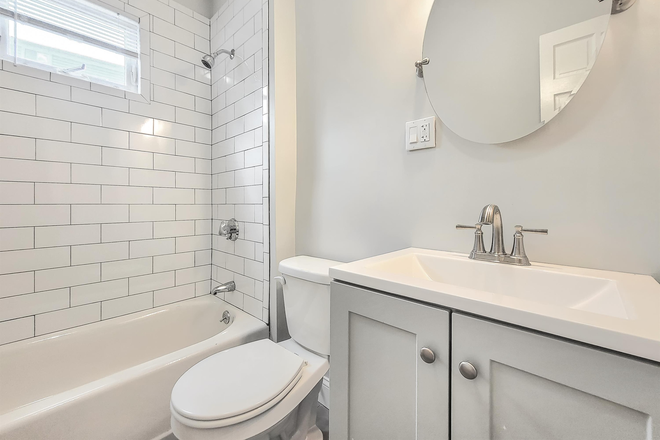 Bath - 3 bd 1 ba Available 08/01 Apartments