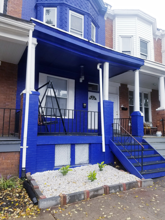 Outside of House - Cozy Housing for Healthcare Professionals or  Students House