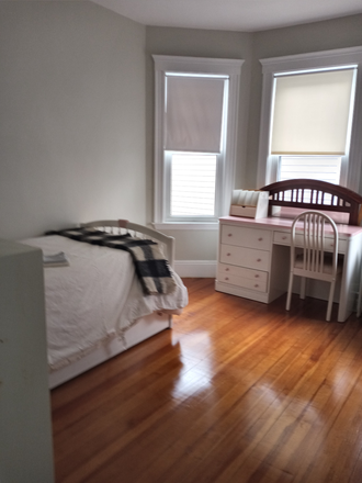  - SAFE, quiet.Frnshd bdrm.$1600 with utilit"s & lndry.6/7 min to BC shuttle/MBTA/Longwood Med.