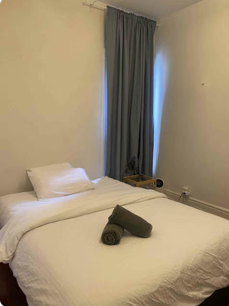 BR - Furnished private BR in Victorian House. 5min walk to UofT