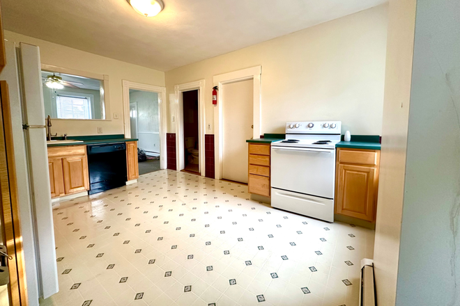 Kitchen - Charming 1st floor apartment in a duplex