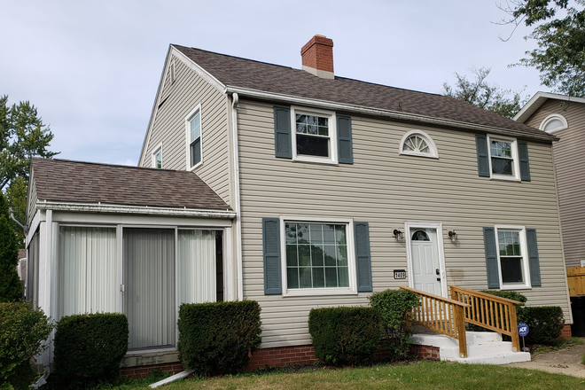 Street View - Mid-century Modern 1 mile from ND campus - 3BR / 1.5 Bath House