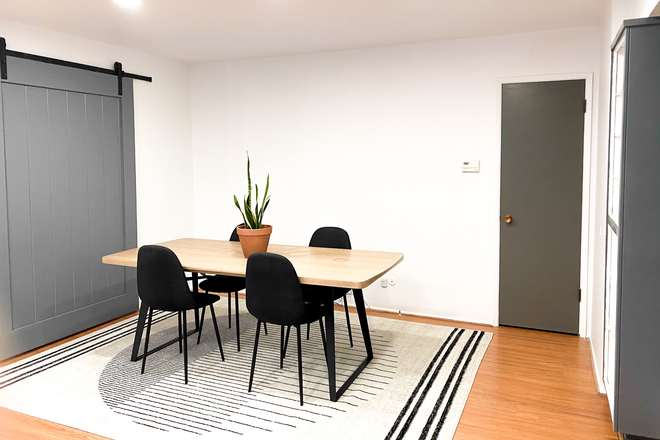 Dining Room - Private Room for Rent in Eagle Rock Near ArtCenter College | 한국어 가능 House