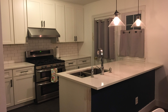 Kitchen - Walk to Avondale, Grocery/shopping, Greenway & South Windemere House