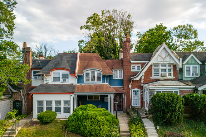 Located on Church Rd just steps from SJU campus - 4-Bedroom Student House - Adjacent to SJU Campus