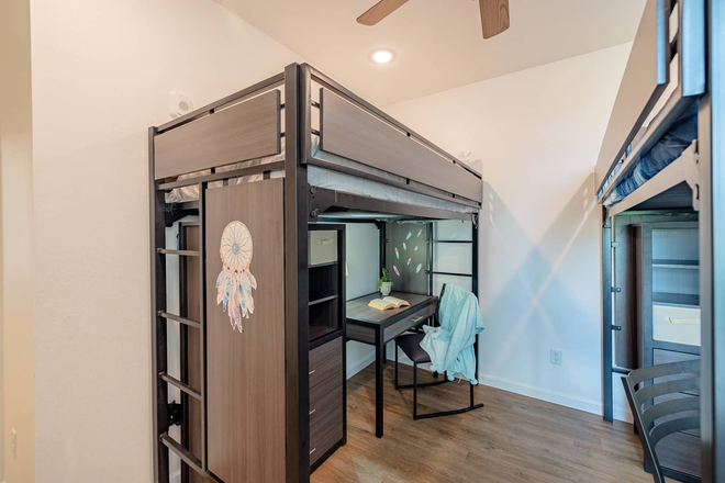 Twin Beds - Nest on Dryden (Close to Med Center) Apartments