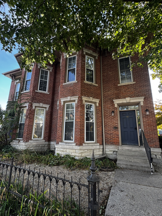 Building Exterior - Studio Apartment Downtown Lafayette