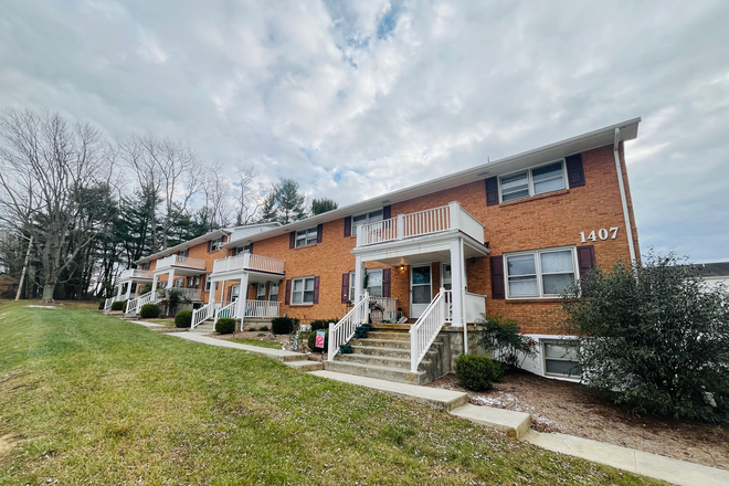  - 2 Bedroom, 1 Bath Apartment