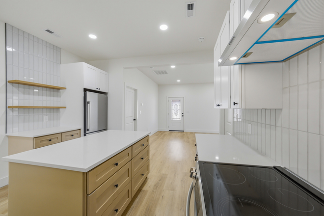 Floor plan - Room with private bathroom