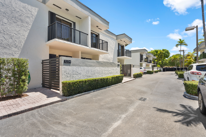 Exterior - Coconut Grove Townhouse