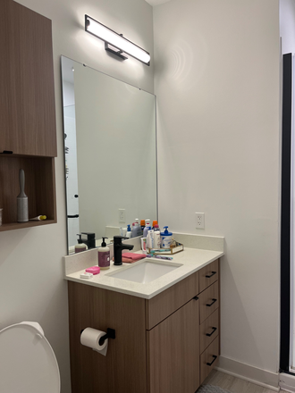 bathroom - VERVE SUMMER SUBLEASE - 5 min walk to campus Apartments