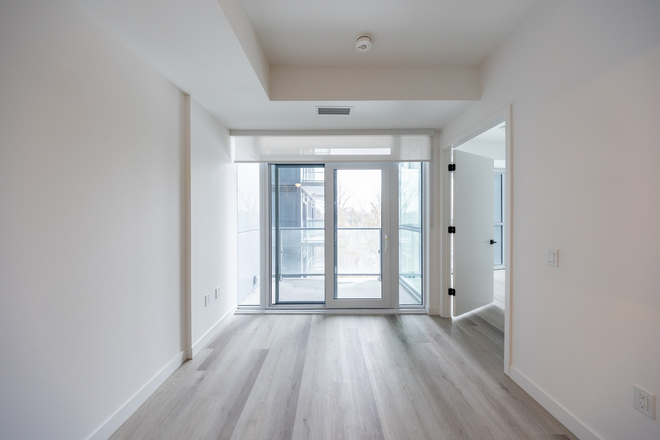 Living room - custom blinds - Brand New Condo 1 Bedroom + Den with Two Bathrooms - ideal for Two Students or Staff near UTSC