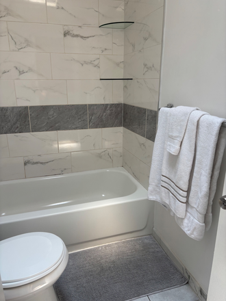 2nd Floor Tub/Shower - HFU Turnkey Tiger Crib