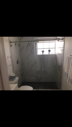 Bathroom - Beautiful 3/2 house near UM for rent
