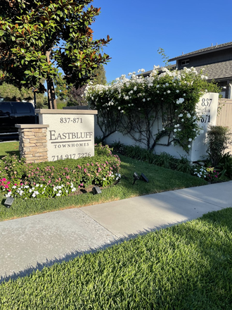 Entry to property - 3 bed 2.5 bath Townhouse w/washer dryer hook up. Located near UCI