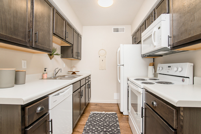 Kitchen - 1 bed 1 bath apartment for sublease