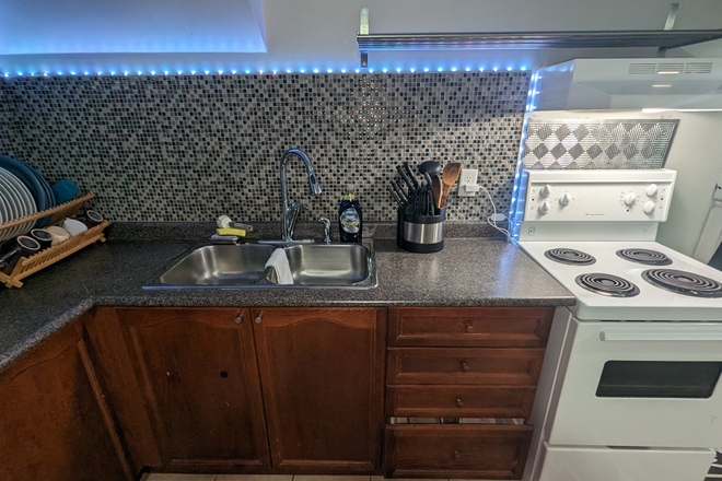 Kitchen 1 - PRIVATE BASEMENT APARTMENT - WALK TO YORK, ALL-INCLUSIVE, FURNISHED, FREE CLEANING