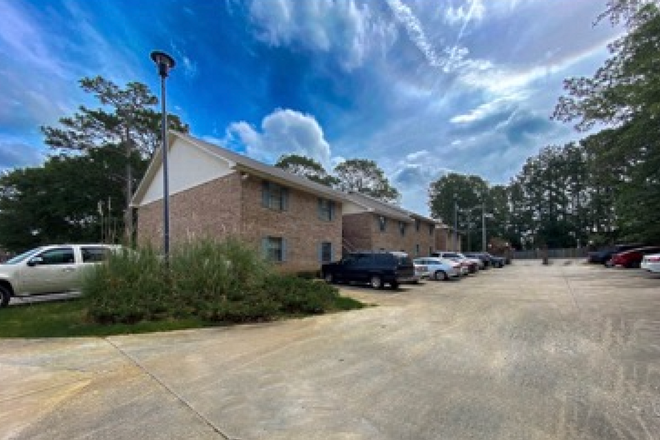  - Eagle Pointe Apartment Homes