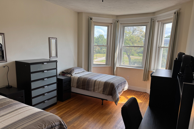 Double Room Photo 1 - Furnished 2-Bedroom Split Apartment for Spring or Spring and Summer Semesters