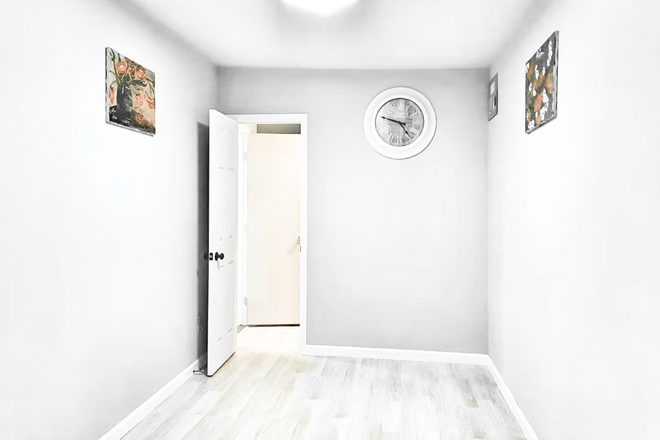 Office - Private Studio One Bedroom One Office One Bathroom Walking Distance House