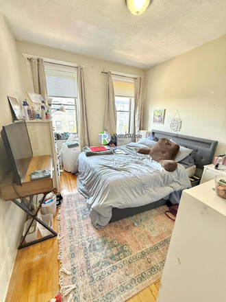 Bedroom - AVAIL 9/1! Spacious & Sunny Apartment Next to Harvard Ave Station, Heat & Hot Water, NO FEE!!