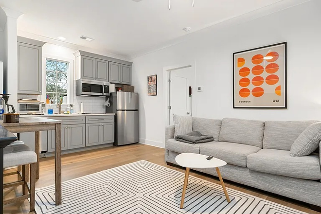 Relax on the couch - Immaculate and Inviting - Unwind and move in ready! QUICK 10-15 minutes to MUSC downtown Apartments