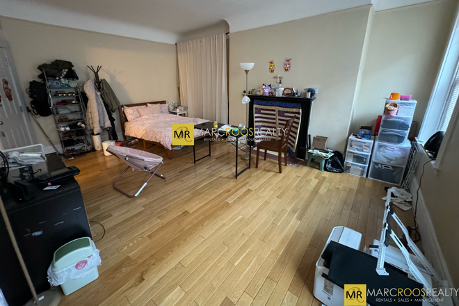 Call call or text Arezou at 617-584-7817 - Expansive studio unit on the border of Kenmore Square & Back Bay available 9/1/2026