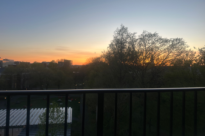 View - Beautiful 7th floor 1 bed apartment with stunning views across HBS campus