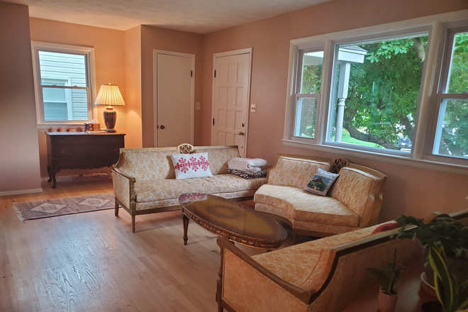 Main Floor Living Room - Spacious, Quality House, Close to Campus, Furnished, Fully Functional, With Bedding and Towels