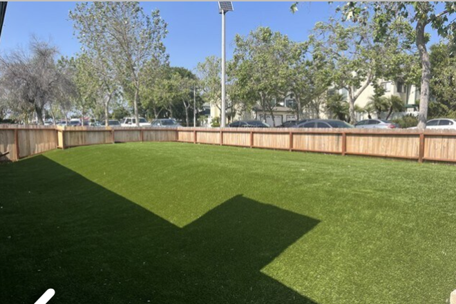 front grass area shared with other tenants - Apartment August move in, 8 min walk
