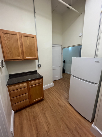a - No fee, amazing price Apartments