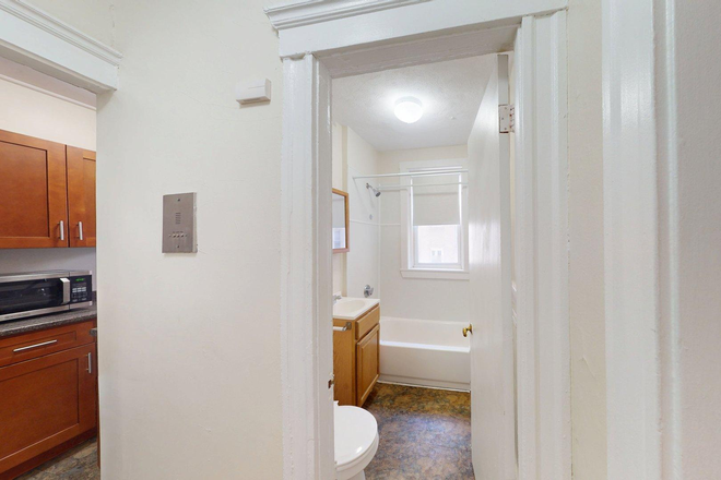 Call NOW for showings! 617-236-8550 - BOYLSTON ST - *NO FEE* CUTE & COZY OPEN STUDIO *AVAIL NOW* W/ H&HW INC, LNDRY IN BLDNG, BAY WINDOW! Apartments